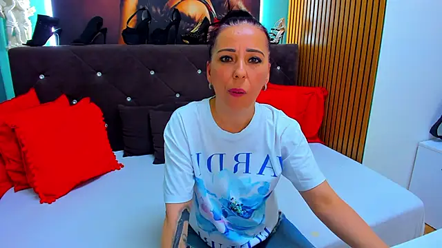 Chatroom XXX en direct de LauraSiin