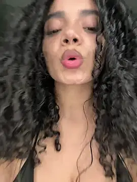 Curlyierr's Webcam Show