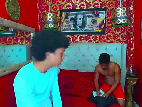 Chat +18 de PEINBOYS ao vivo