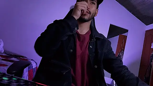3v1l Adlı Modelin Canlı XXX Sohbeti