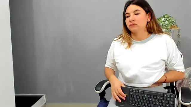 Živý XXX chat __Emma__11__Lecat_