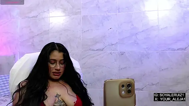 Chat XXX en directo de Your_Aleja15