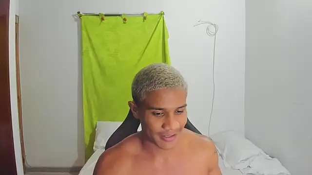 Show modela corzoethan na web-kameri
