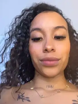 Онлайн чат XXX MarieLeon