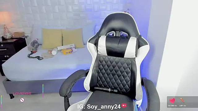 Онлайн чат XXX anny_rouse24