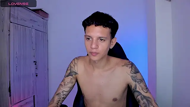 tylernova Adlı Modelin Canlı XXX Sohbeti