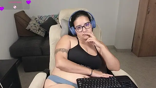 blue__moon_'s Live XXX Chat