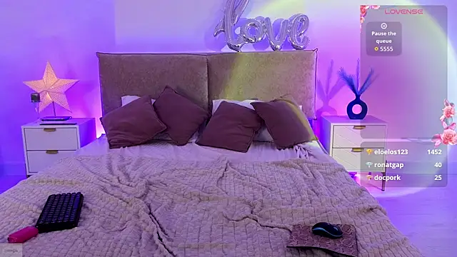 Jules_night Chat XXX in diretta