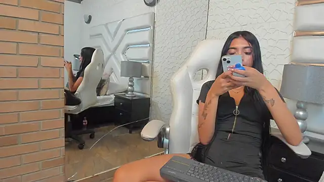 KattyLilli Adlı Modelin Canlı XXX Sohbeti