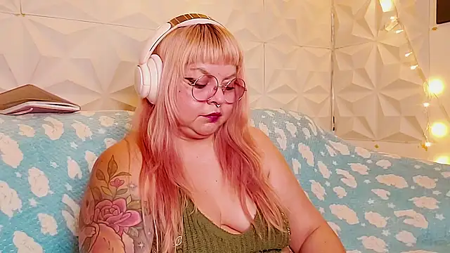 Satyn_doll Show in webcam