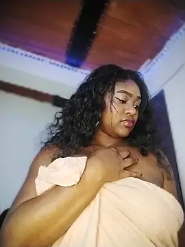 Chat +18 de Roonie_garces ao vivo