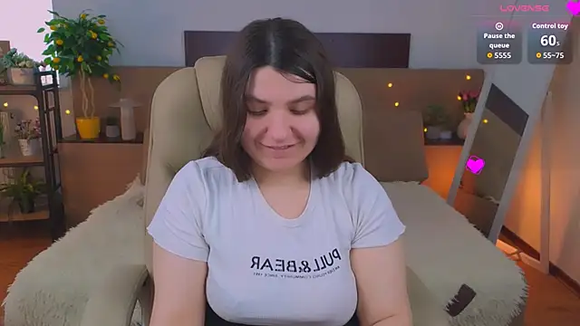 غرفة دردشة Viola__Shy المباشرة