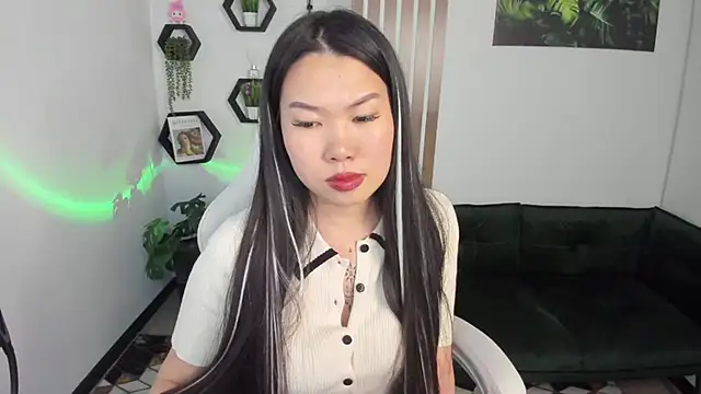 Chatroom XXX en direct de LunaPurrr