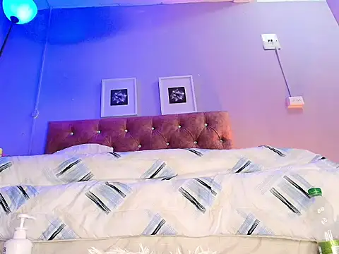 Nikirouse Webcam show