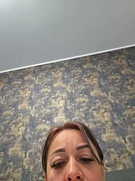 Chat +18 de RuxyHuge42ETT ao vivo