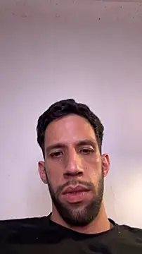 Karim_mansur: διαδικτυακό σόου στην κάμερα