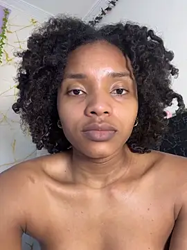 Ebony_love07 Adlı Modelin Canlı XXX Sohbeti
