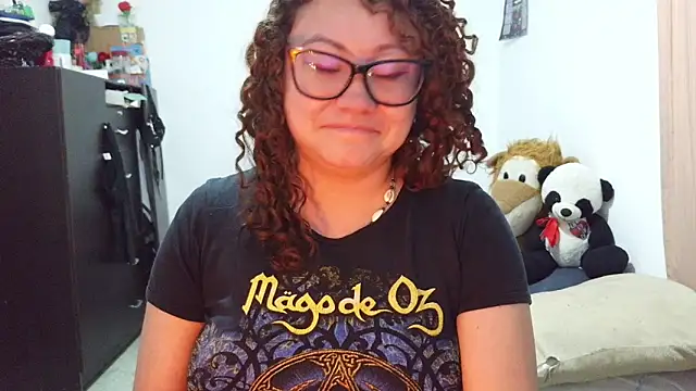 Živý XXX chat curly_greeneyed