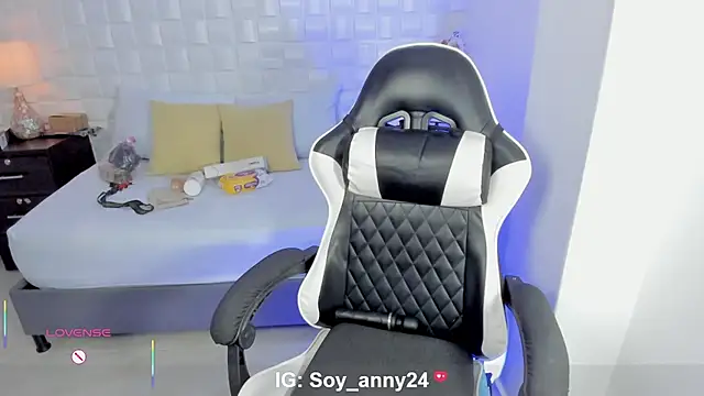 Онлайн чат XXX anny_rouse24