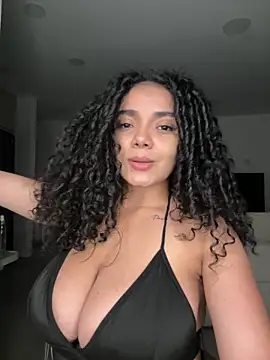 Curlyierr Live XXX-Chat