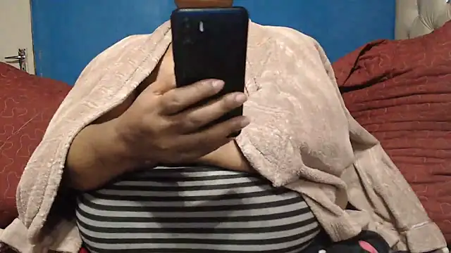 Webkamerová show CUTEFIRMMELONSS