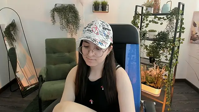 VirtuallVoyant's Live XXX Chat