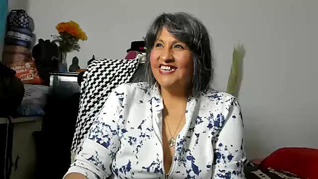 merlyna_goldens' Live XXX Chat
