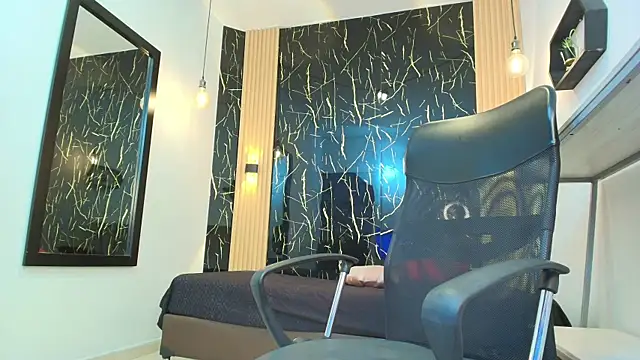 ValeriHot_1 Adlı Modelin Canlı XXX Sohbeti