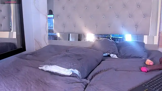 Luna_Tylor élő XXX-chatje