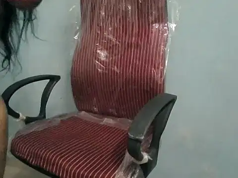 Chat XXX en directo de Rathi-priyaa