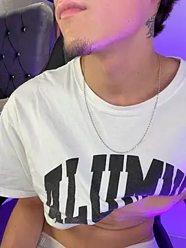 MateoMitchell 网络视讯表演