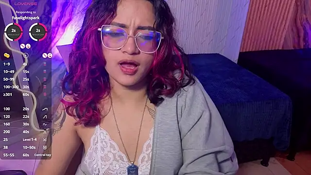 kristen_tay 现场XXX聊天