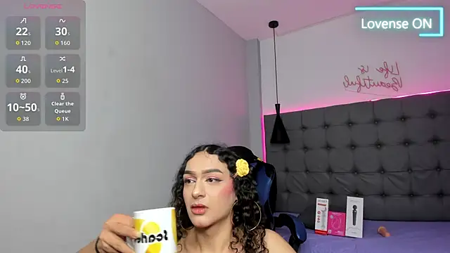 scarletcherry18 – Kamerová šou