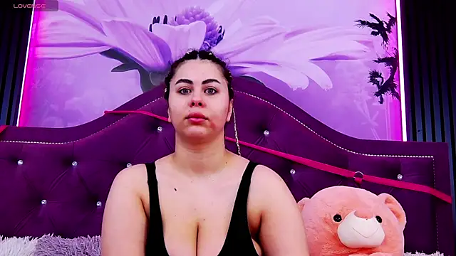 XXX chat uživo modela DaianaKimberly