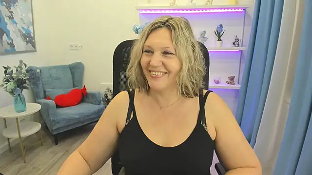 NinaStarle 现场XXX聊天