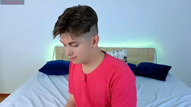 Miless_Cooper live XXX chat