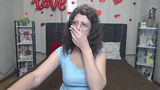 RoseHille's Live XXX Chat