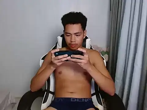 curlyasian_njxx's Webcam Show