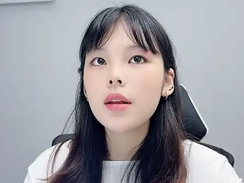 Mia8888 网络视讯表演