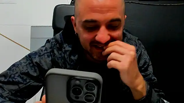 JamesMyerss' Live XXX Chat