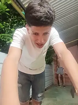 3hornys-straights Live XXX-Chat