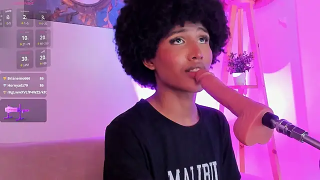 NaomiSaenz_'s Live XXX Chat