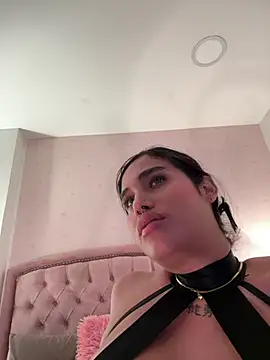Bella__Wood Webcam-Show