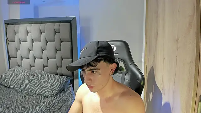 zack_lenox – webcam-show