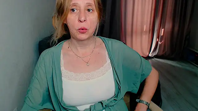 Saule_V's Live XXX Chat