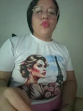 Chat +18 de Lovelipsbig ao vivo