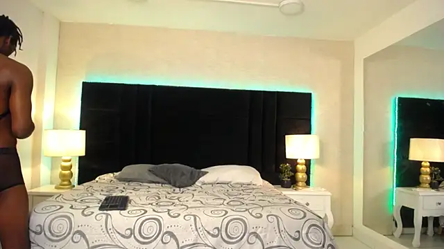 SkylerBigxxx's Webcam Show