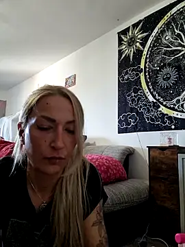 -Jeany-'s Live XXX Chat
