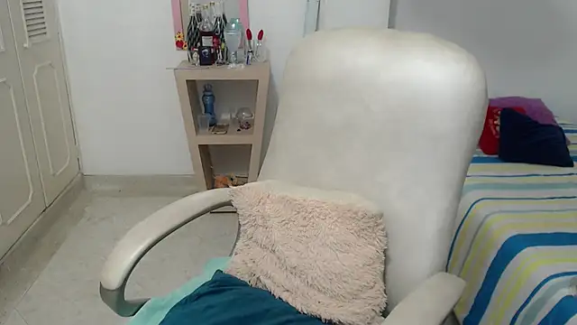 leonela_69 – Naživo XXX chat