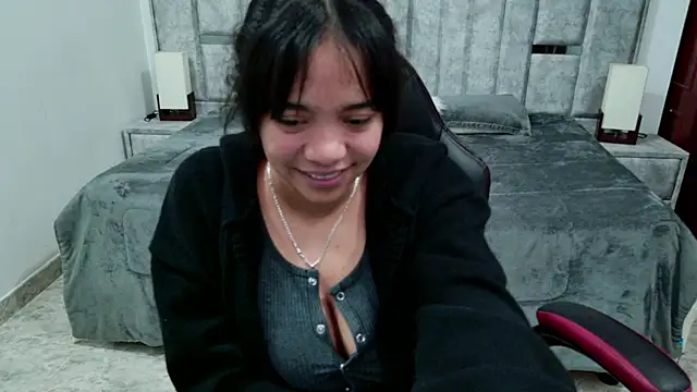 แชท XXX สดของ laureentt_